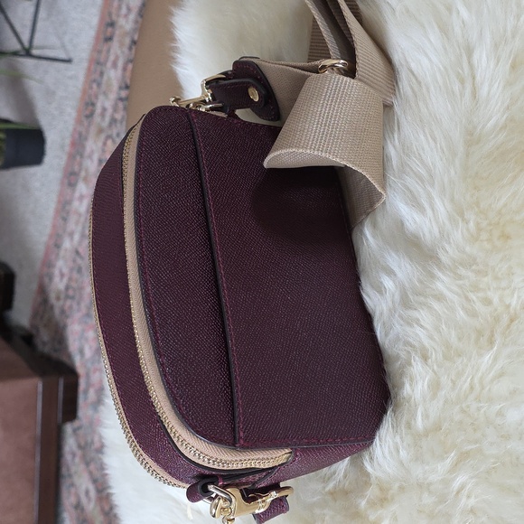Gorgeous Dooney & Bourke Alpine Ambler 20 Grape Crossbody Bag 💜🎁 - Picture 5 of 16